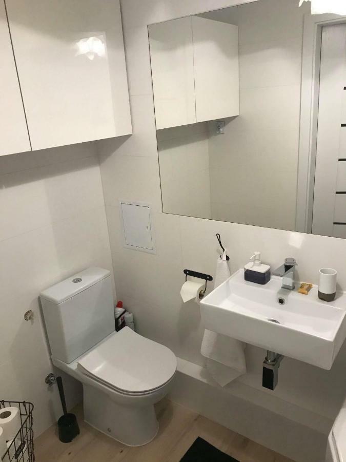 Black Rose Apartament Targi 3 Km, F-Ry Vat Келце Екстериор снимка
